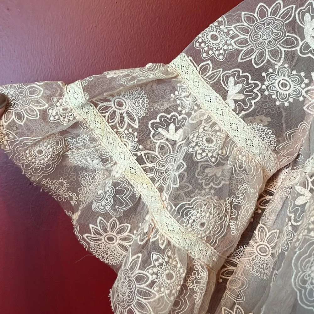 Brand new Listicle pale pink lace top - Picture 3 of 14